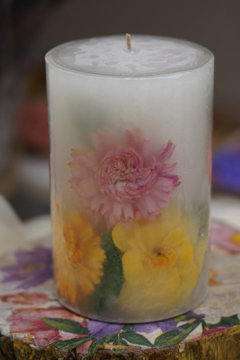 DRIED FLOWER BOTANICAL PILLAR CANDLES